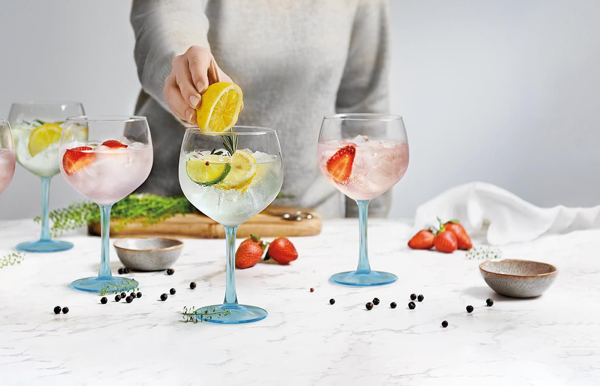 Royal Leerdam Clear Glass Blue Stem Gin Tonic Glass 650ml with garnished drinks