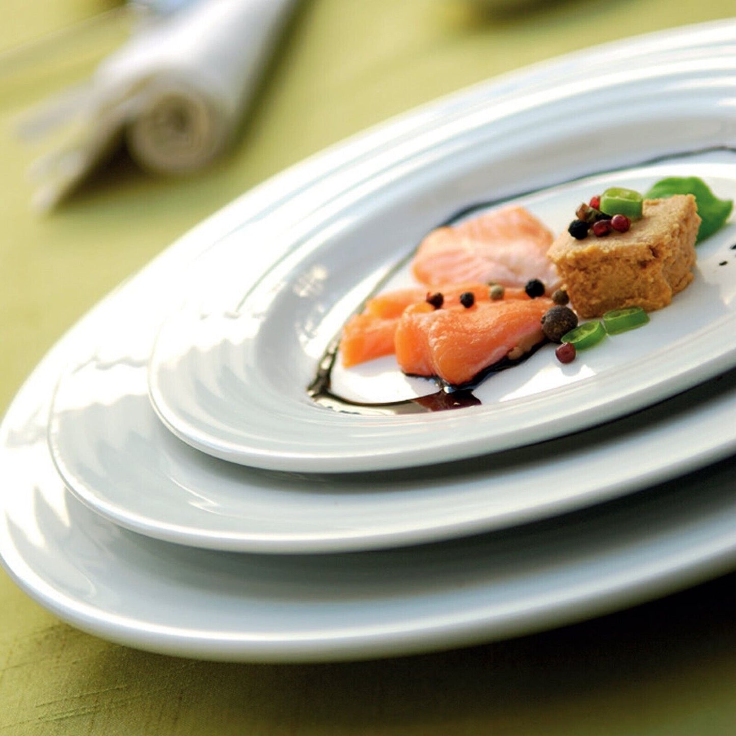 Roulette white porcelain Dinner plate 32cm steak main course Viejo Valle