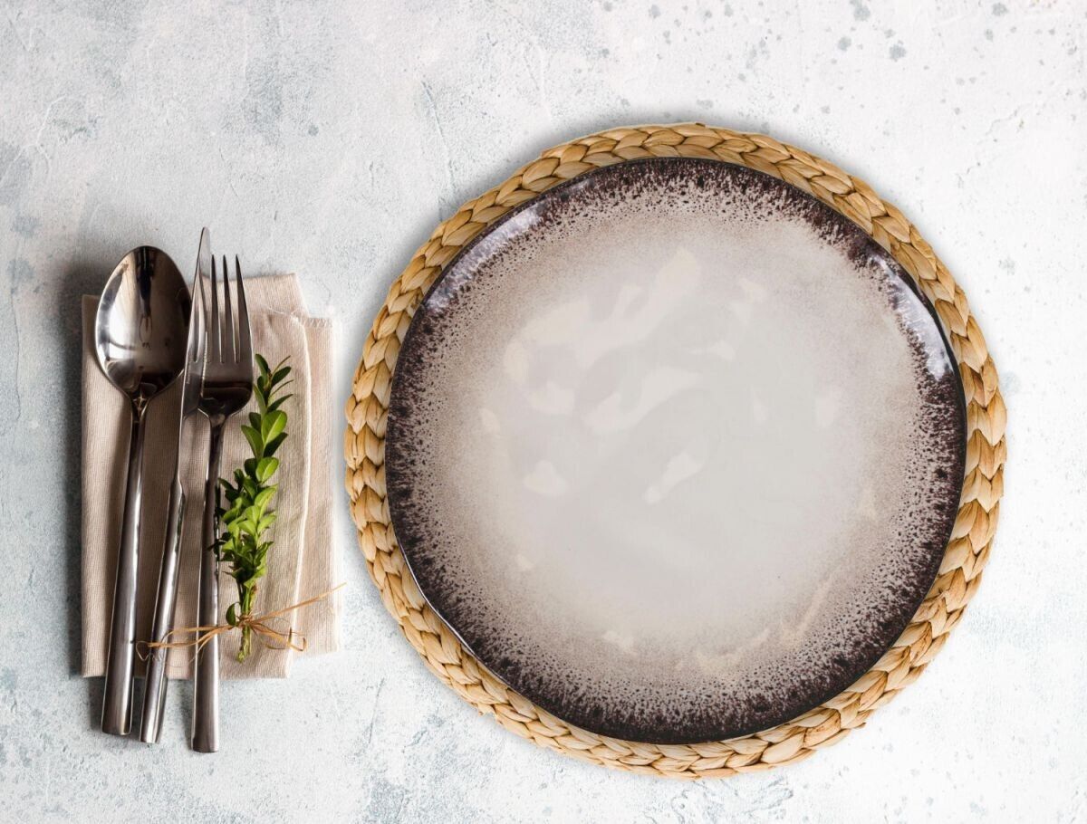 Barx Iberica irregular shape 32.5cm dinner plate