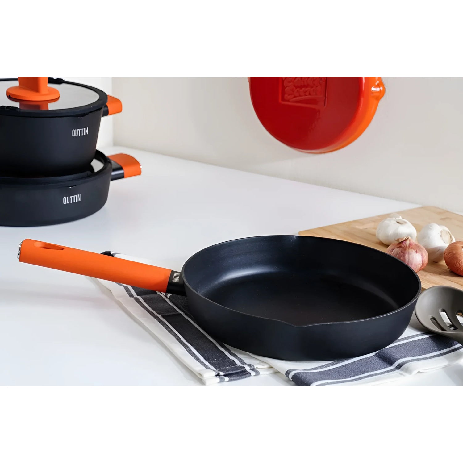Quttin Gastro 28cm Wok Frying pan Pressed Aluminium Non Stick Induction